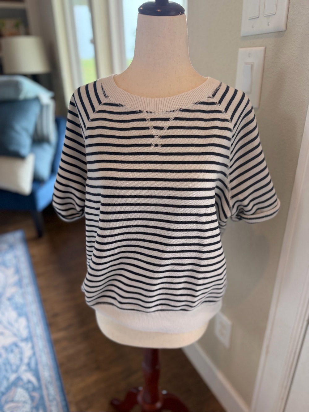 Aerie Oversized Short Sleeve
Striped Sweatshirt Small